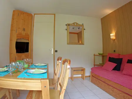 2 Pièces, Balcon Sud-Est, Face ESF, Ménage Inclus - Photo 3