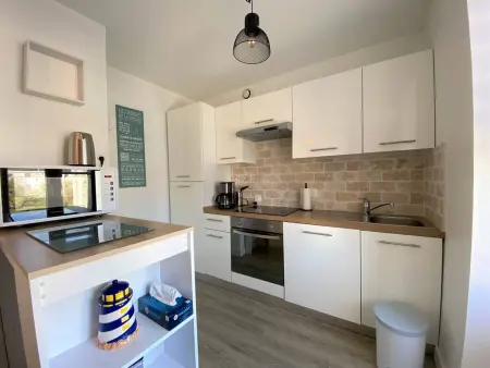 Appartement rénové 5 personnes avec balcon au centre de Perros-Guirec - Photo 2