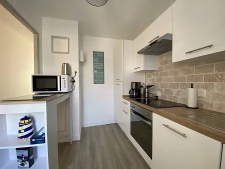 Appartement rénové 5 personnes avec balcon au centre de Perros-Guirec - Photo 7
