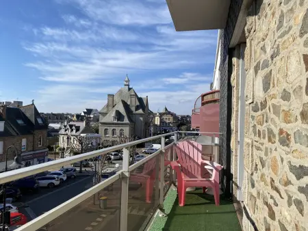 Appartement rénové 5 personnes avec balcon au centre de Perros-Guirec - Photo 10