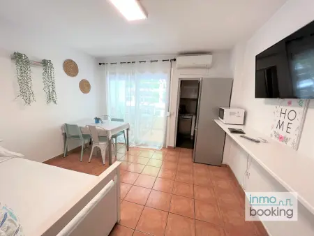Appartement Familial à Salou - Piscine, Proche Plage, Climatisation & Wi-Fi - Photo 6