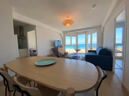 Appartement avec WIFI et Vue Mer, Plage de Trestraou à Perros-Guirec - Photo 4
