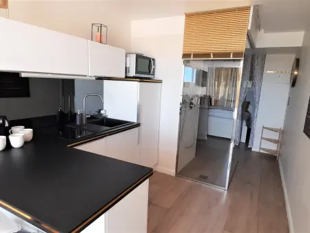 Appartement climatisé pour 2 avec parking, terrasse et vue mer - Photo 4