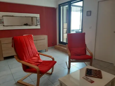 Appartement T2 Tout Confort Centre-Ville Vieux-Boucau avec Parking Privatif et Proche des Plages - Photo 2