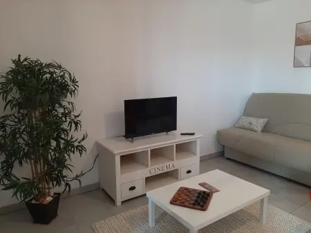 Appartement T2 Tout Confort Centre-Ville Vieux-Boucau avec Parking Privatif et Proche des Plages - Photo 3