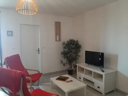 Appartement T2 Tout Confort Centre-Ville Vieux-Boucau avec Parking Privatif et Proche des Plages - Photo 4
