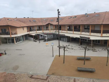 Appartement T2 Tout Confort Centre-Ville Vieux-Boucau avec Parking Privatif et Proche des Plages - Photo 19