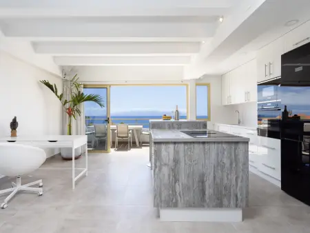 Luxueux Duplex Moderne avec Terrasse, Vue Mer et Wi-Fi 600 mb - Photo 2