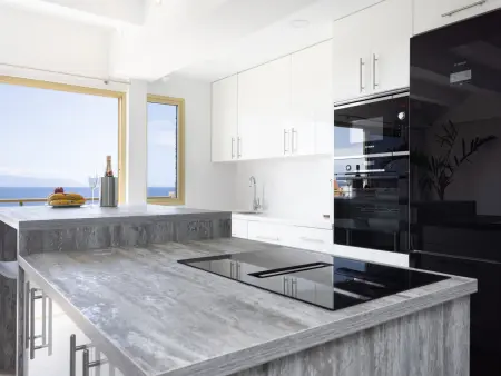Luxueux Duplex Moderne avec Terrasse, Vue Mer et Wi-Fi 600 mb - Photo 10