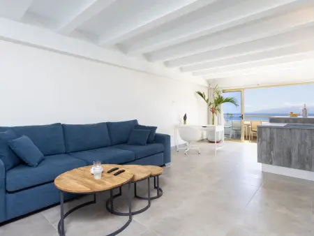 Luxueux Duplex Moderne avec Terrasse, Vue Mer et Wi-Fi 600 mb - Photo 12