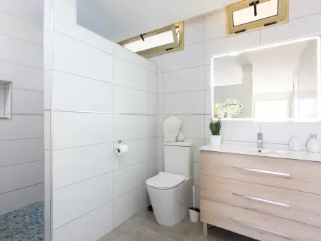 Luxueux Duplex Moderne avec Terrasse, Vue Mer et Wi-Fi 600 mb - Photo 19