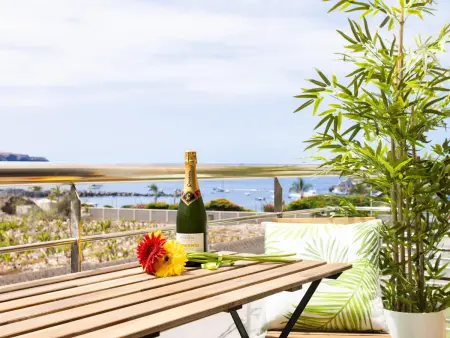 Appartement moderne en bord de mer avec balcon, parking et Wi-Fi - Photo 16