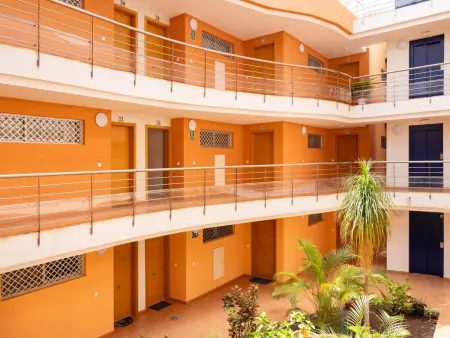Appartement moderne en bord de mer avec balcon, parking et Wi-Fi - Photo 17