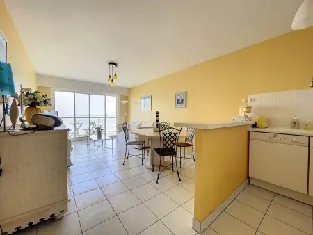Appartement 2 chambres avec balcon et cuisine équipée - Photo 2