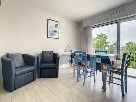 Charmant appartement avec balcon, 1 chambre, parking, à 500m du centre, 1km de la plage - Photo 3