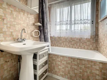 Charmant appartement avec balcon, 1 chambre, parking, à 500m du centre, 1km de la plage - Photo 8