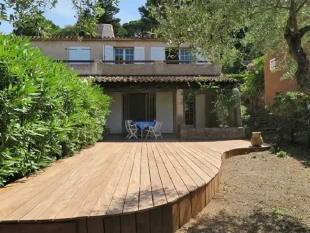 Mas rénové 2 chambres avec piscine à 1km de la plage de Gigaro - Photo 2