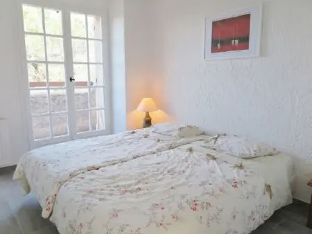 Mas rénové 2 chambres avec piscine à 1km de la plage de Gigaro - Photo 9