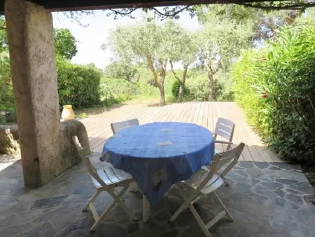 Mas rénové 2 chambres avec piscine à 1km de la plage de Gigaro - Photo 11