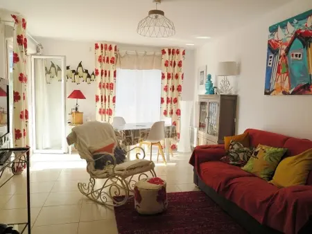 Charmant T3 à La Croix-Valmer : Terrasse, Piscine, Parking et Proximité Village - Photo 4