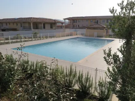 Charmant T3 à La Croix-Valmer : Terrasse, Piscine, Parking et Proximité Village - Photo 9