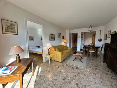 Appartement spacieux et lumineux avec balcon, idéal pour famille - Photo 2