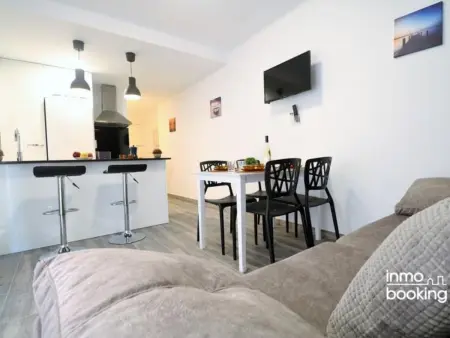 Appartement Design à 120m de la Plage avec Climatisation et Terrasse - Idéal Familles - Photo 7