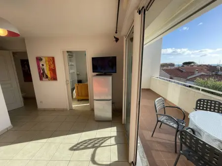 Bel T2 avec Garage, Terrasse et Animaux Admis - Saint-Cyprien Plage - Photo 4