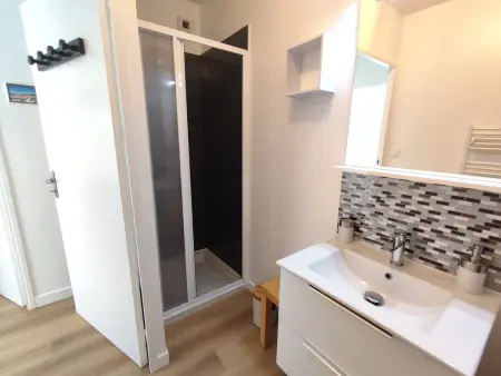 Appartement avec WIFI, terrasse, jardin, parking privé à 800m de la plage à Trébeurden - Photo 3