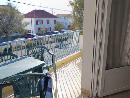 Appartement lumineux à 100m de la plage, balcon et animaux admis - Photo 12