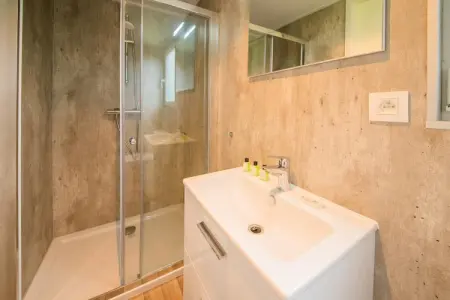 Le Baroudeur, Mobil-home spacieux avec terrasse à Erezée - Photo 25