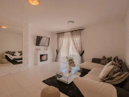 Brises de Mer Costa Adeje : Appartement Moderne avec Terrasse et 2 Chambres dans un Quartier Prisé - Photo 6