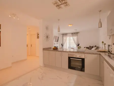 Brises de Mer Costa Adeje : Appartement Moderne avec Terrasse et 2 Chambres dans un Quartier Prisé - Photo 13