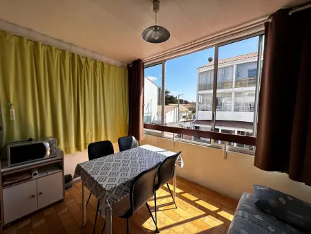 Studio rénové près de la plage avec Wi-Fi et animaux admis - Photo 1