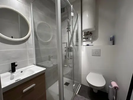 Studio rénové près de la plage avec Wi-Fi et animaux admis - Photo 6