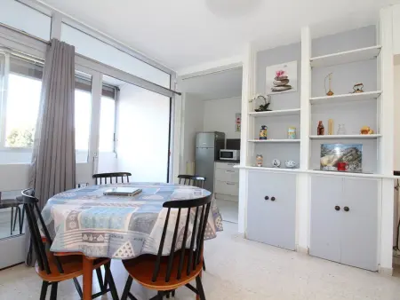 Bel Appartement T2 avec Loggia à 2 Min des Thermes, Wi-Fi, Classé 2 Étoiles - Photo 3