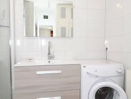 Bel Appartement T2 avec Loggia à 2 Min des Thermes, Wi-Fi, Classé 2 Étoiles - Photo 11