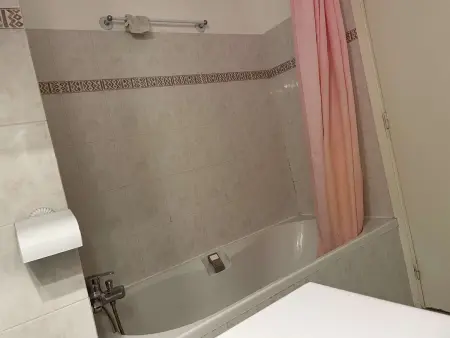 Appartement 2P à Juan les Pins : emplacement idéal, parking, terrasses, proche plage et commerces - Photo 6