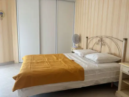 Appartement 2P à Juan les Pins : emplacement idéal, parking, terrasses, proche plage et commerces - Photo 7