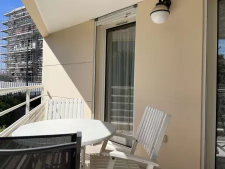 Appartement 2P à Juan les Pins : emplacement idéal, parking, terrasses, proche plage et commerces - Photo 9