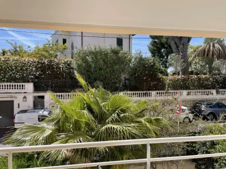 Appartement 2P à Juan les Pins : emplacement idéal, parking, terrasses, proche plage et commerces - Photo 10