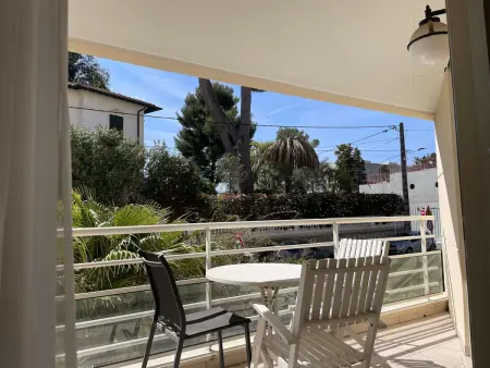 Appartement 2P à Juan les Pins : emplacement idéal, parking, terrasses, proche plage et commerces - Photo 11