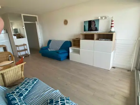 Studio pied dans l'eau, grand frigo, lave-vaisselle, lave-linge, parking privé - Photo 4