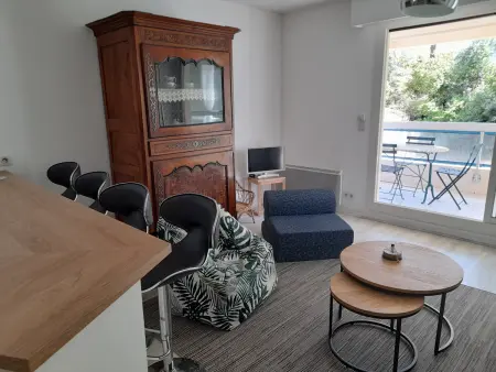 Appartement T2 à Arcachon - Proche du Casino, Centre-ville, Plage d'Eyrac, Parking et Balcon - Photo 4