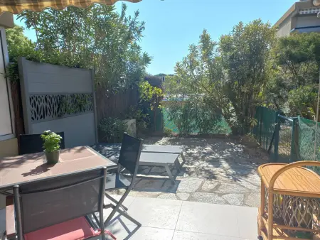T1 climatisé avec jardin, piscine, tennis, à 750m de la plage - Parc Des Oliviers - Photo 1