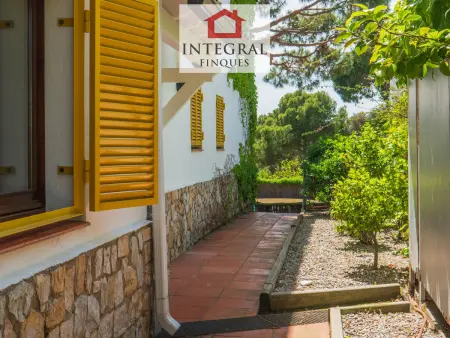 Superbe Appartement à Palamós: 3 Chambres, Terrasse, Piscine, Parking et Proche Plage - Photo 2