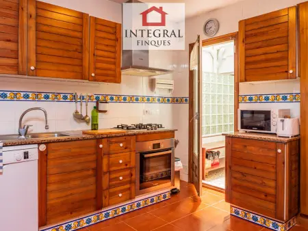 Superbe Appartement à Palamós: 3 Chambres, Terrasse, Piscine, Parking et Proche Plage - Photo 12