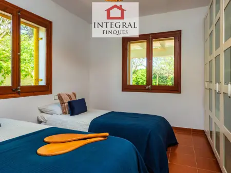 Superbe Appartement à Palamós: 3 Chambres, Terrasse, Piscine, Parking et Proche Plage - Photo 15
