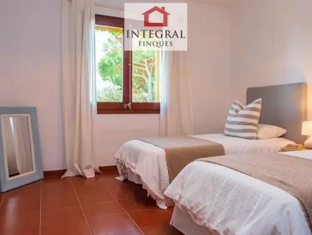 Superbe Appartement à Palamós: 3 Chambres, Terrasse, Piscine, Parking et Proche Plage - Photo 19