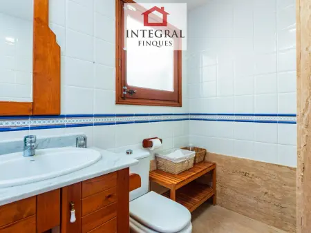 Superbe Appartement à Palamós: 3 Chambres, Terrasse, Piscine, Parking et Proche Plage - Photo 23